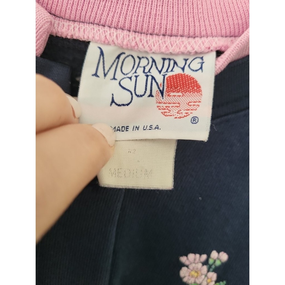 Morning Sun‎ Embroidered Bird Sweatshirt - Picture 2 of 3